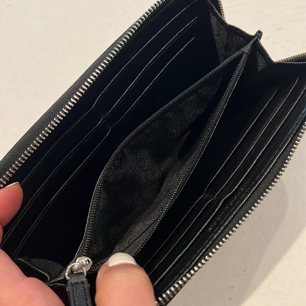 Michael Kors Wallet - Picture 8 of 12